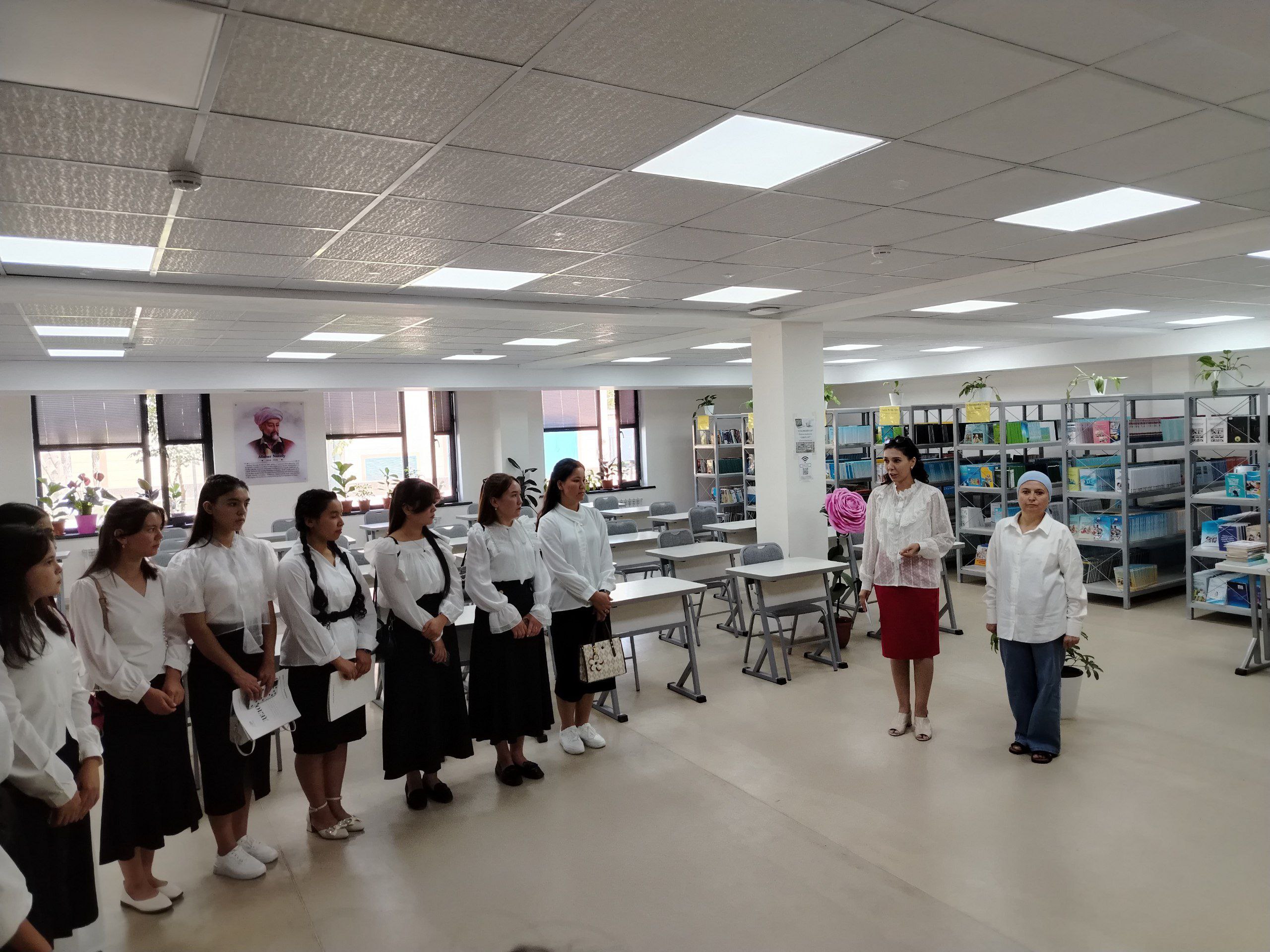hirchiq davlat pedagogika universiteti Maktabgacha va boshlang‘ich ta’lim fakultetida 1-kurs maktabi loyihasi doirasida 2025/2026-o‘quv yili uchun 1-bosqich talabalarini kutib olish marosimi bo‘lib o‘tdi. Gallery Image