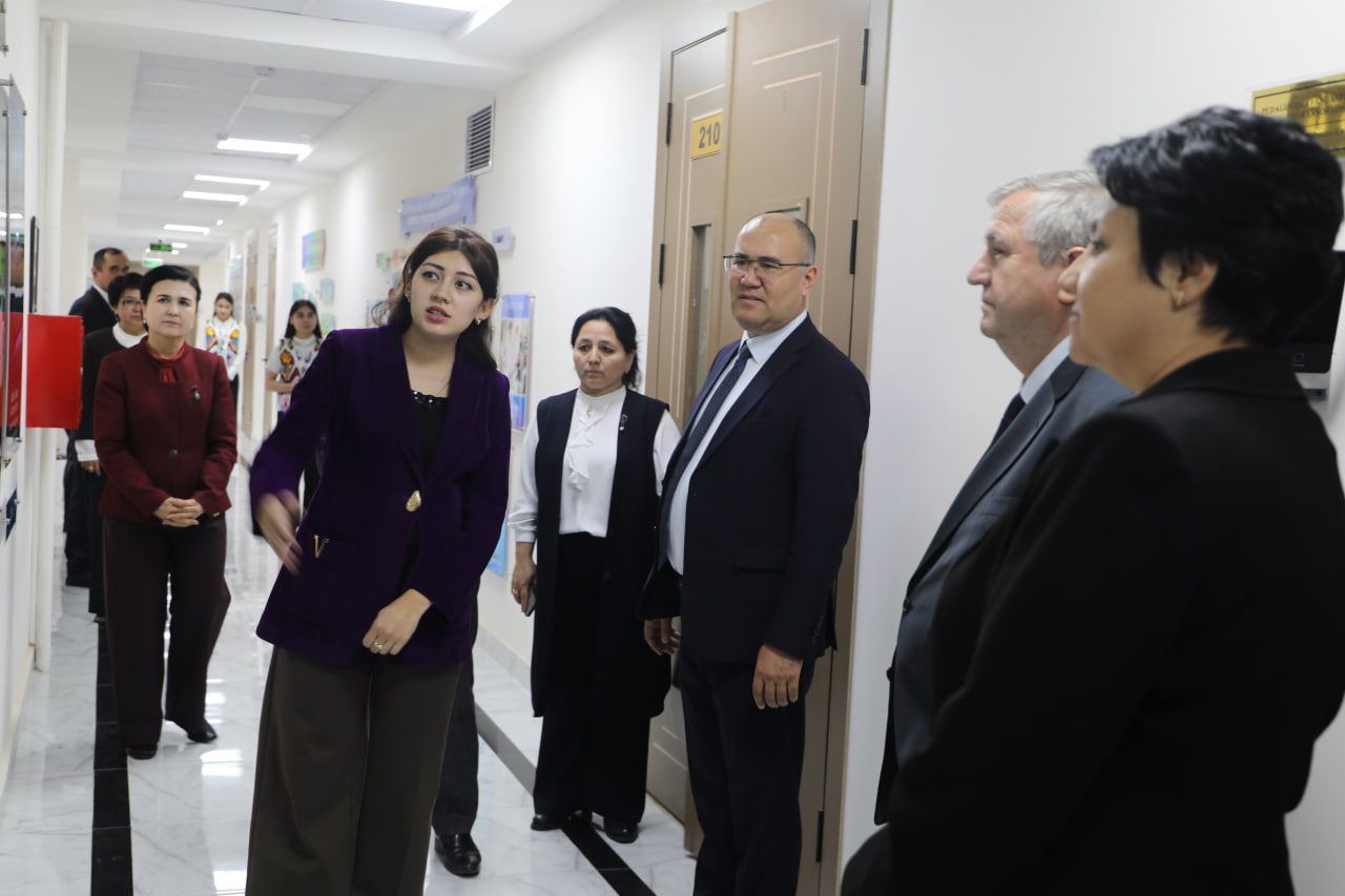 Vazir CHDPU talabalari bilan uchrashdi Gallery Image