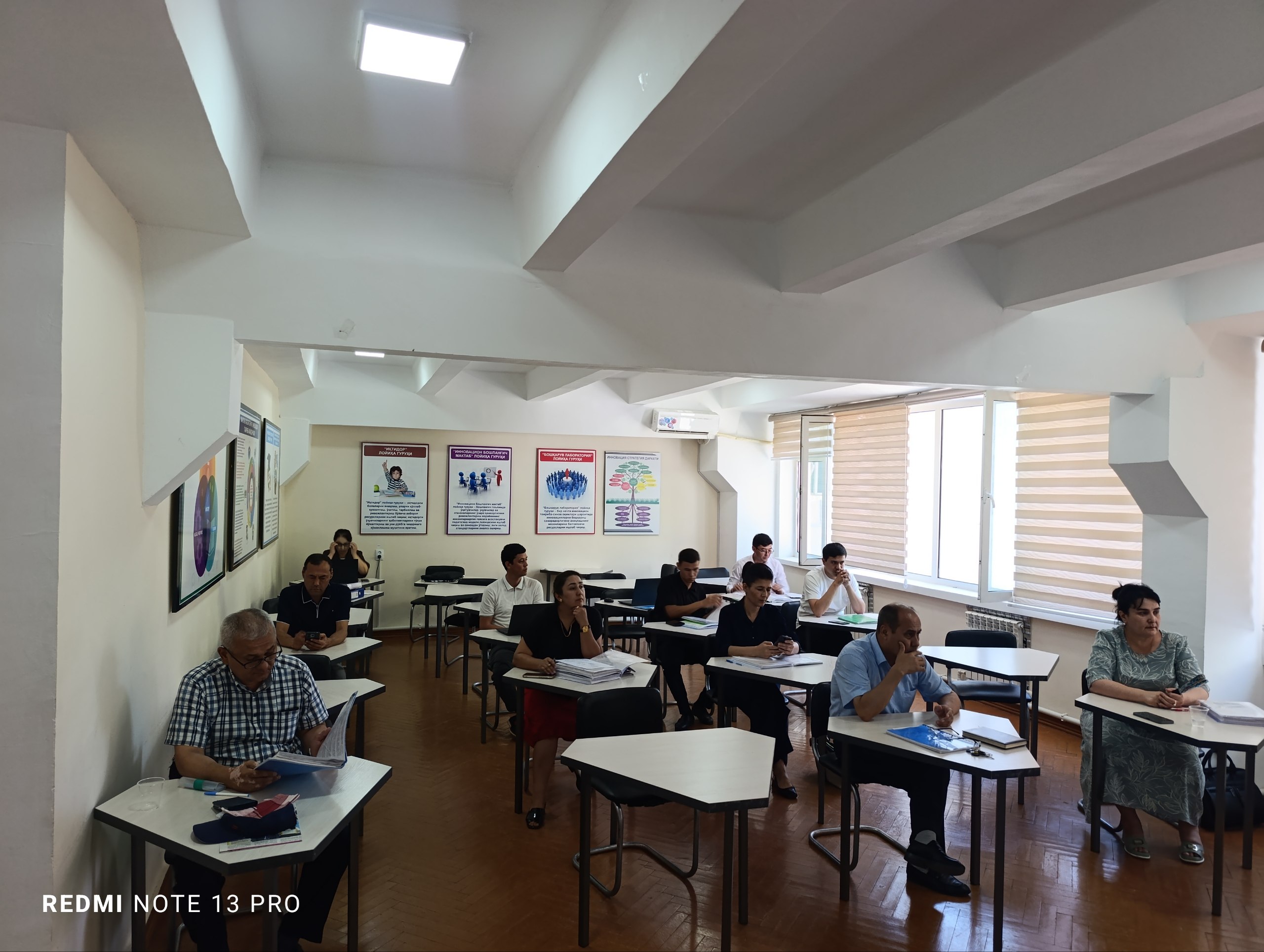 Gumanitar fanlar fakultetida kafedra professor-o‘qituvchilarining yillik faoliyati yuzasidan hisobot jarayoni o‘tkazilmoqda Gallery Image