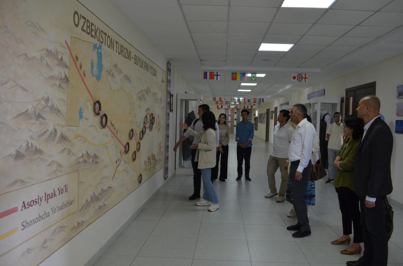 Cooperation Prospects Discussed with Delegation from Beijing University of Law Gallery Image