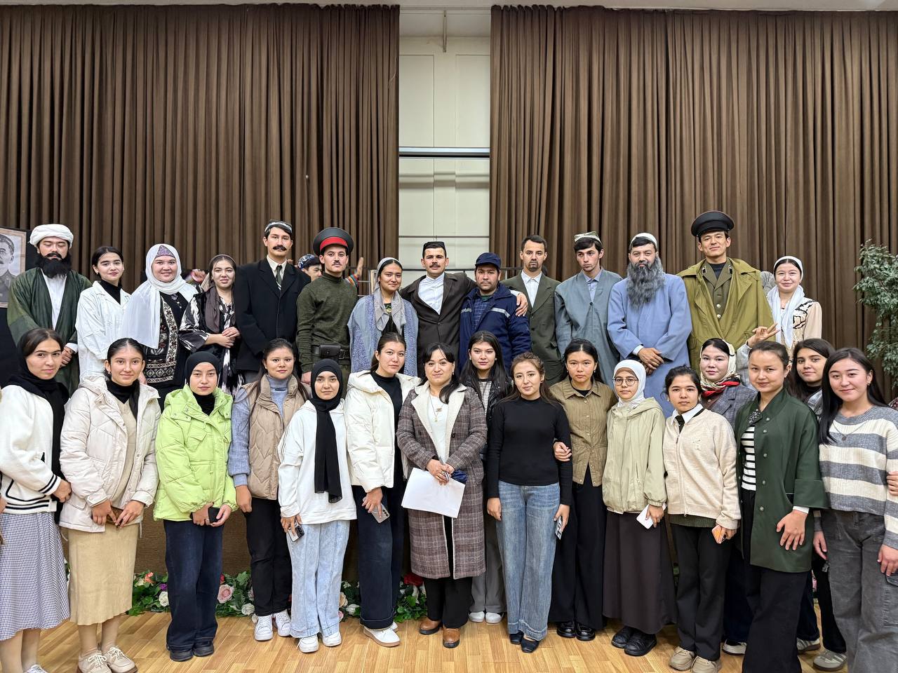 “Nihol” talaba teatr studiyasidan ta’sirli sahna asari! Gallery Image