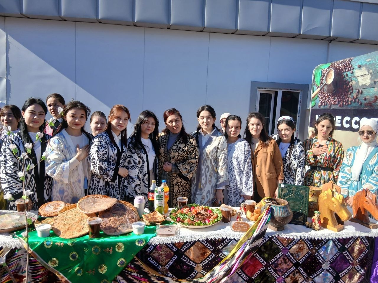 Праздник Навруз — это торжество обновления и весеннего великолепия! Gallery Image