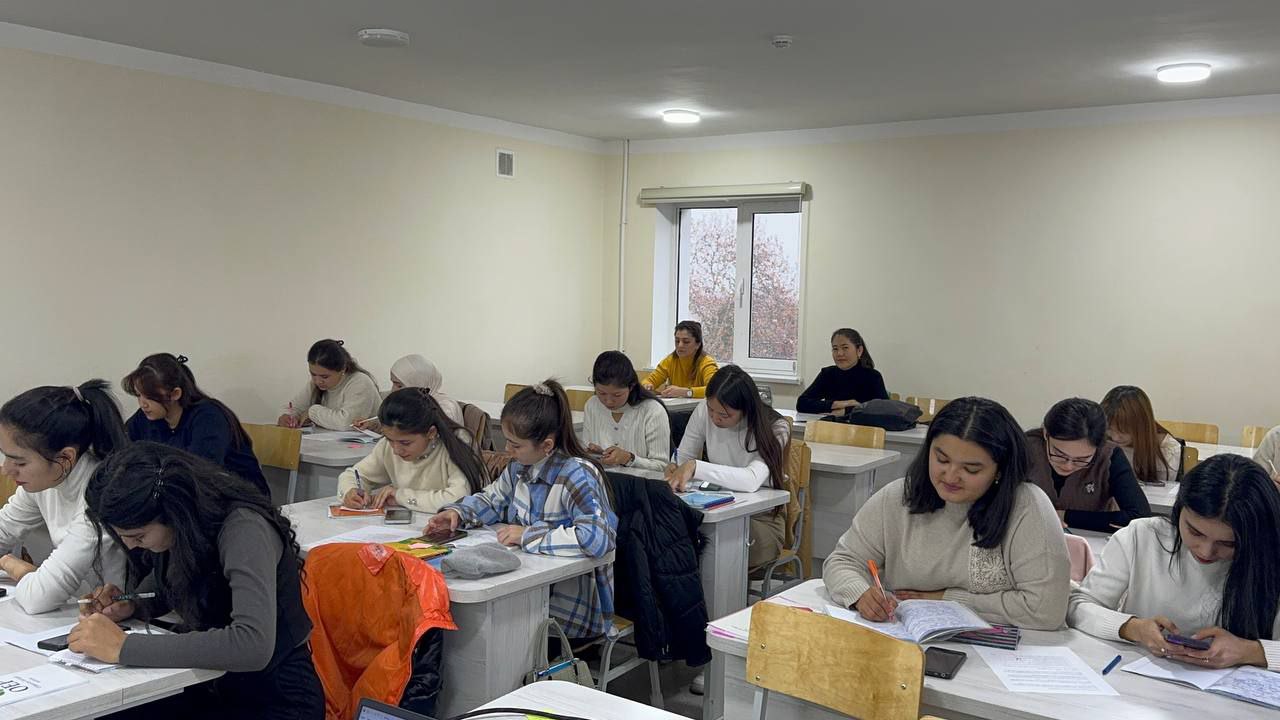 "Qomusimiz-bizning faxrimiz" Gallery Image