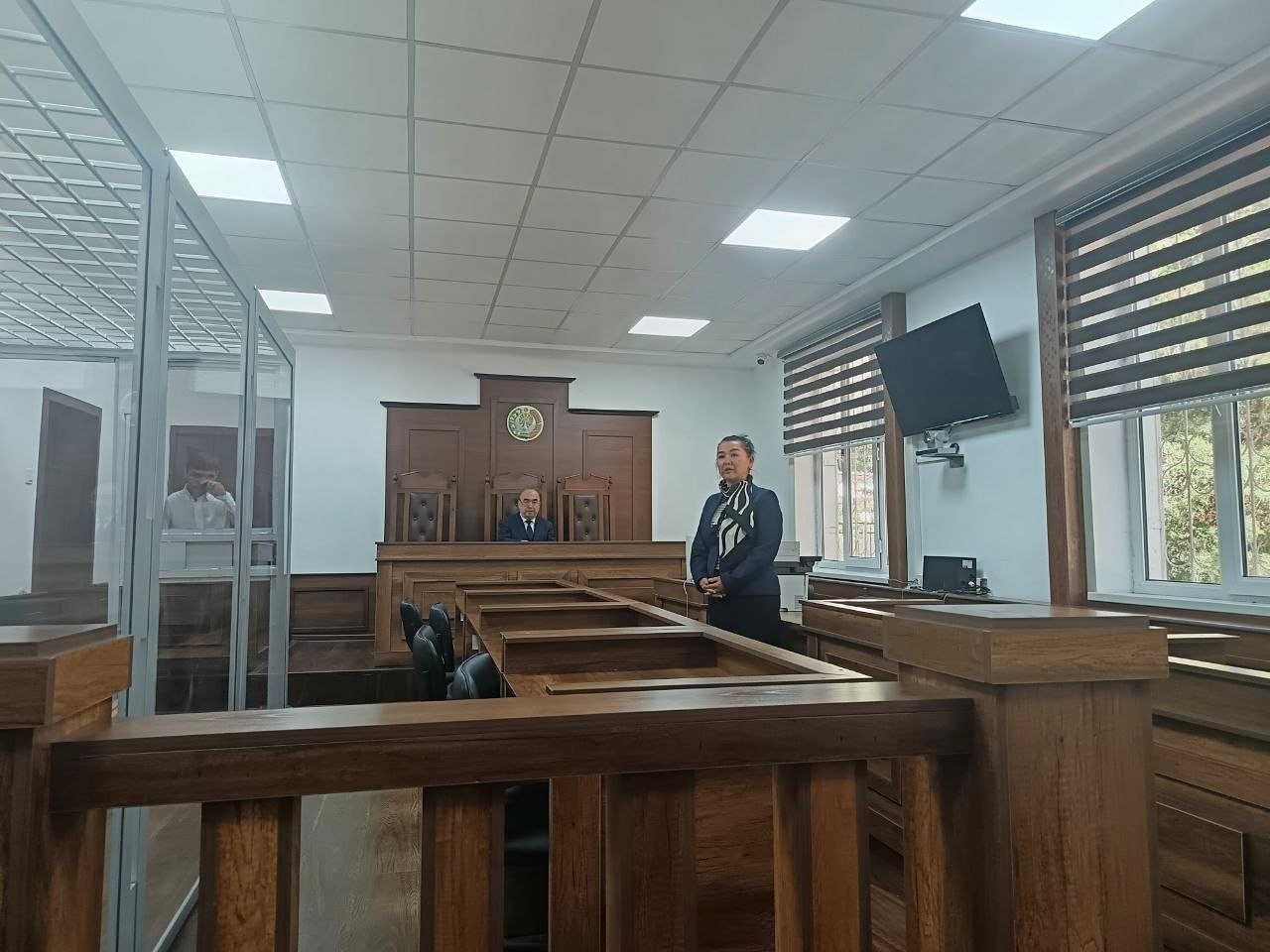 Gumanitar fanlar fakulteti Talabalar akademiyasi qoshida tashkil etilgan "Yosh huquqshunoslar" klubi a'zolari Chirchiq shahar Jinoyat sudi binosiga tashrif buyurishdi. Gallery Image
