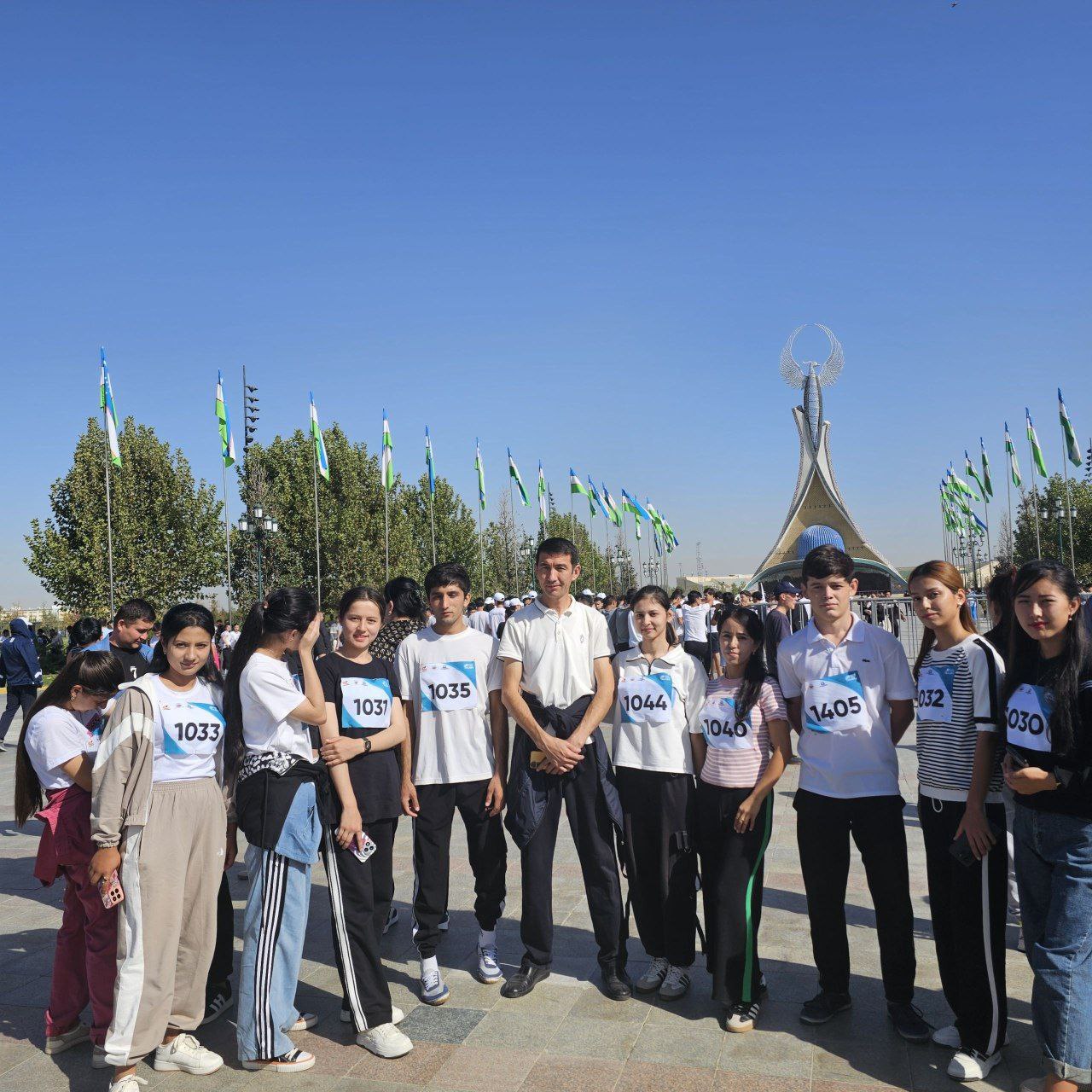 Students of Chirchiq State Pedagogical University participated in the 'Student Run' volunteer race. Gallery Image