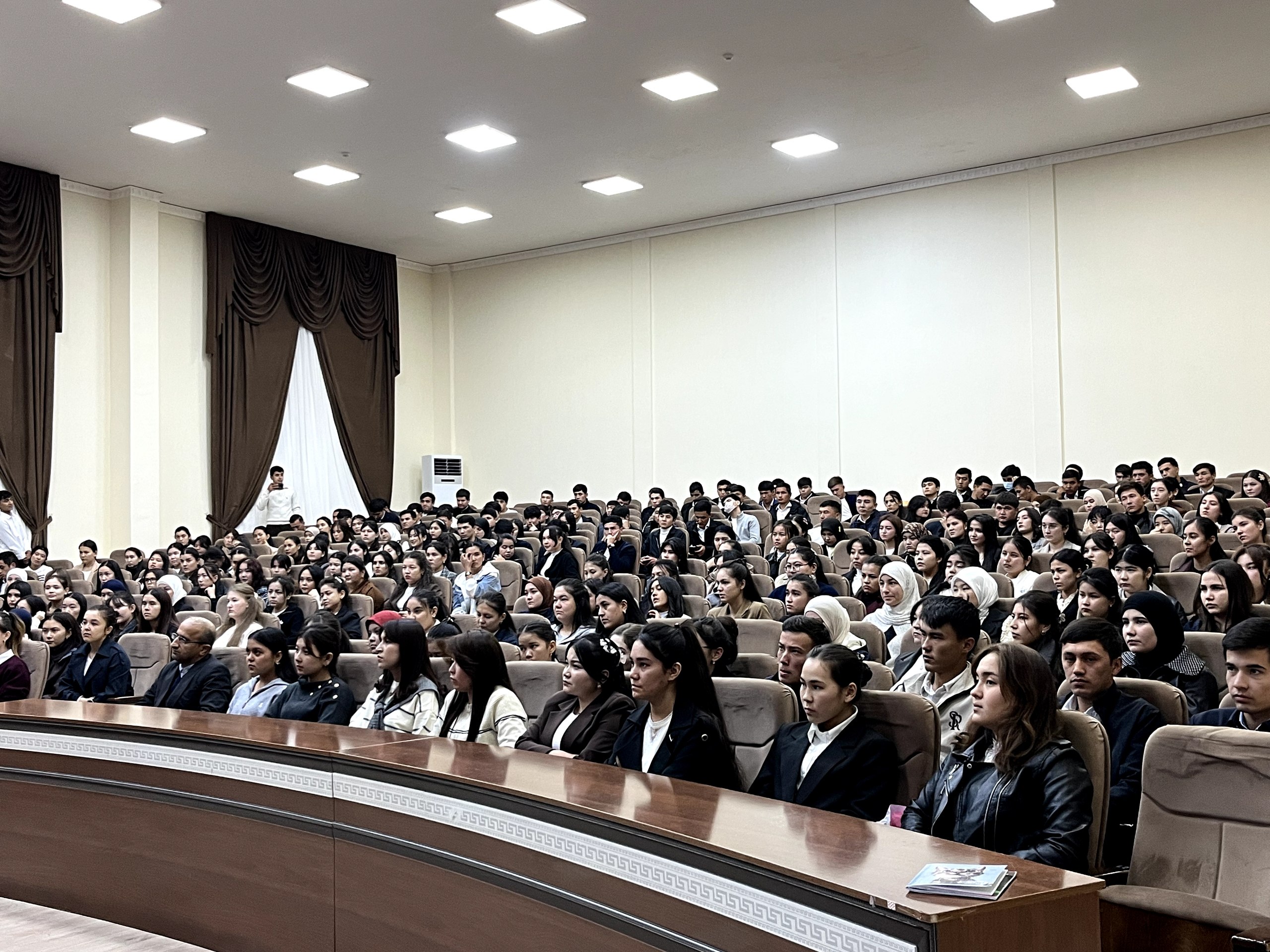 «Просвещение против невежества», «Мы против киберпреступности» и «Наркомания — угроза жизни». Gallery Image