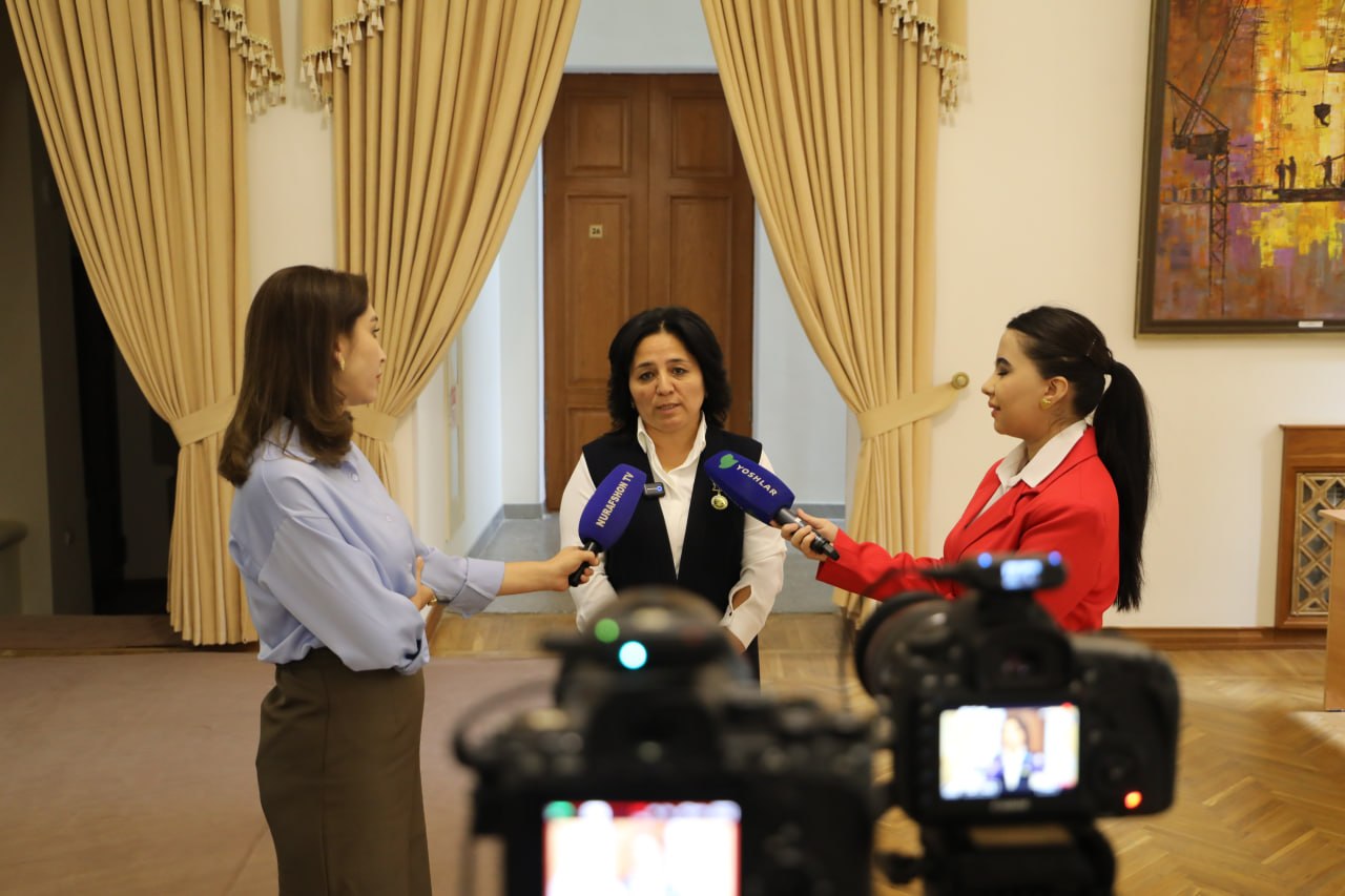 Universitetimizda talabalikka bag‘ishlov hamda ustoz va murabbiylar kuniga bag‘ishlangan tadbir o‘tkazildi Gallery Image