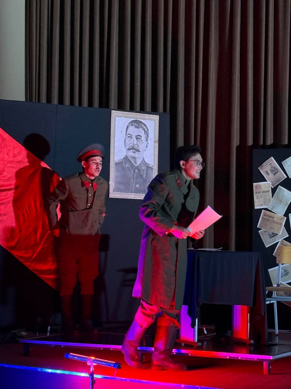 “Nihol” talaba teatr studiyasidan ta’sirli sahna asari! Gallery Image