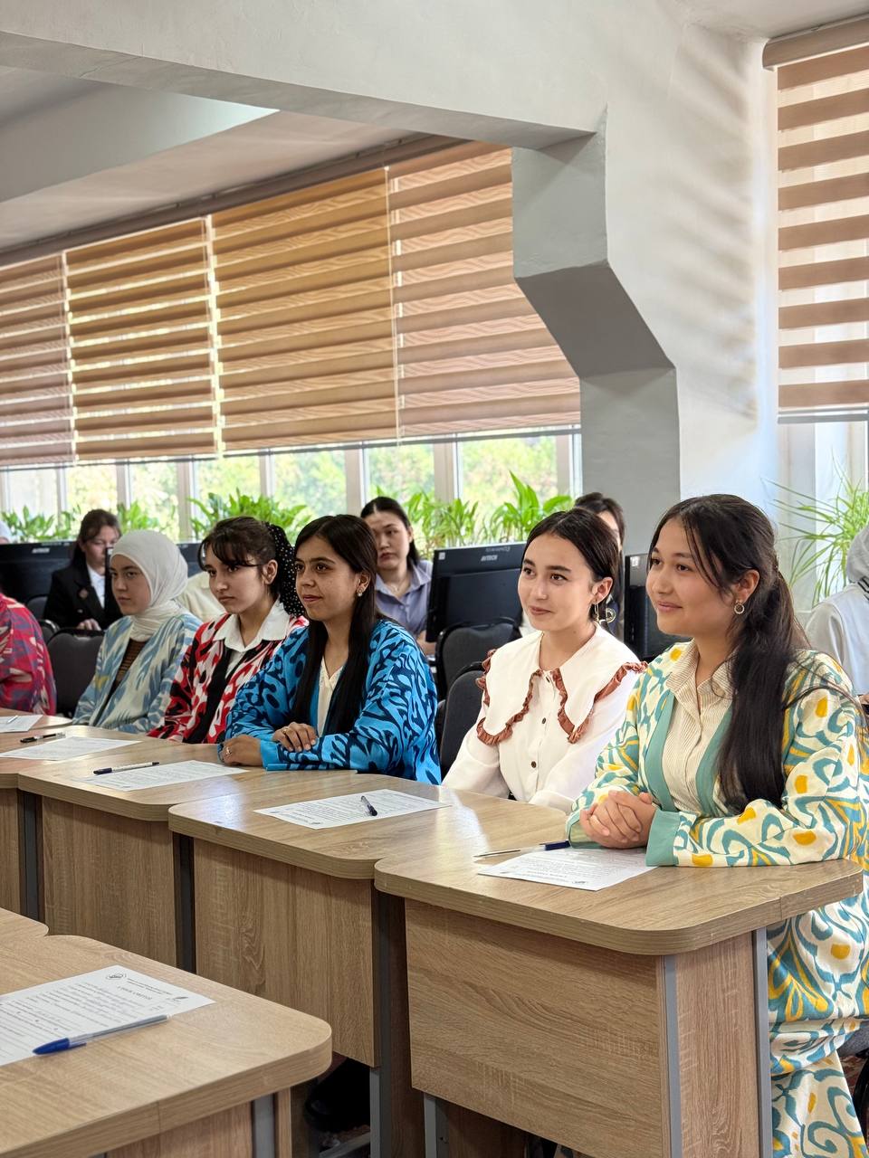 Chirchiq Davlat Pedagogika Universitetining Gumanitar fakultetida adabiyotsevar yoshlarga bag‘ishlangan “Mushoira” tadbiri bo‘lib o‘tdi. Gallery Image