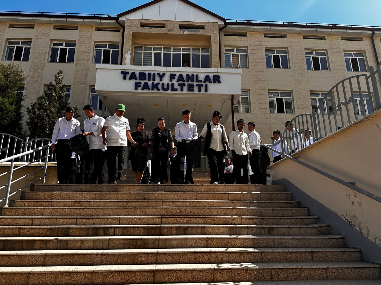 CHDPU talabalari "Butunjahon tozalik kuni" doirasi targ'ibot tadbirlarida ishtirok etdi. Gallery Image