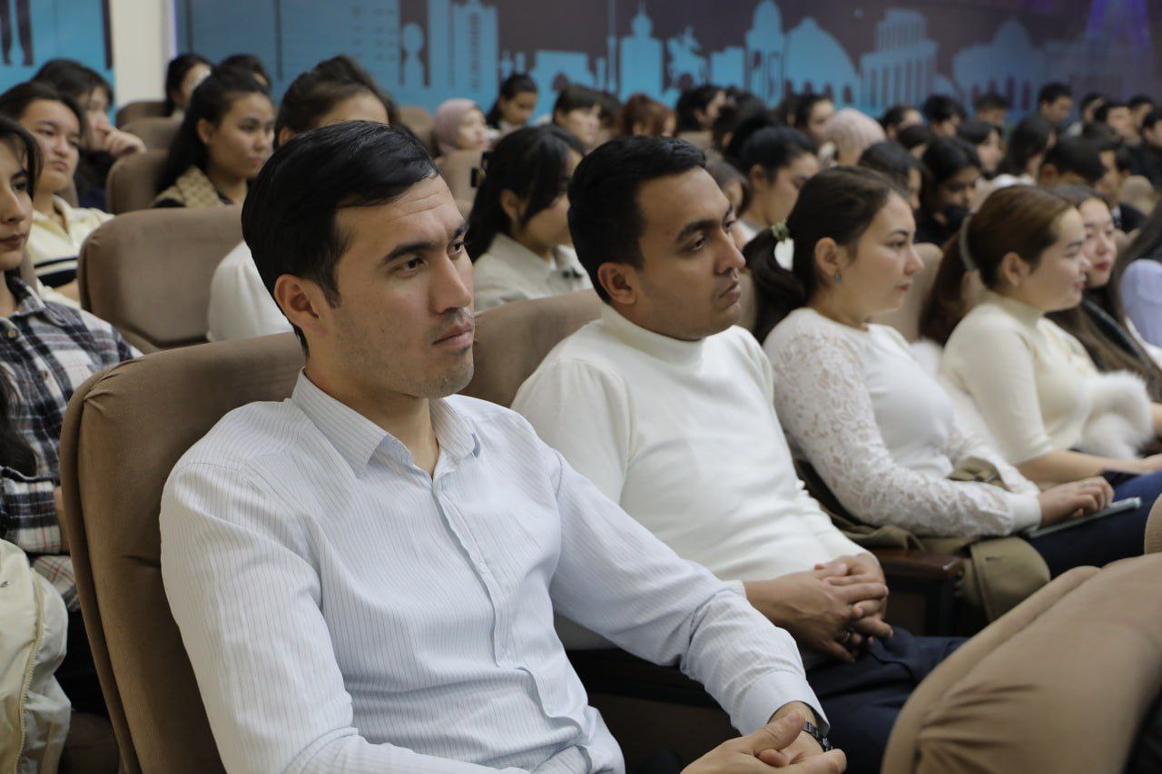 Rektor va yoshlar uchrashuvi Gallery Image