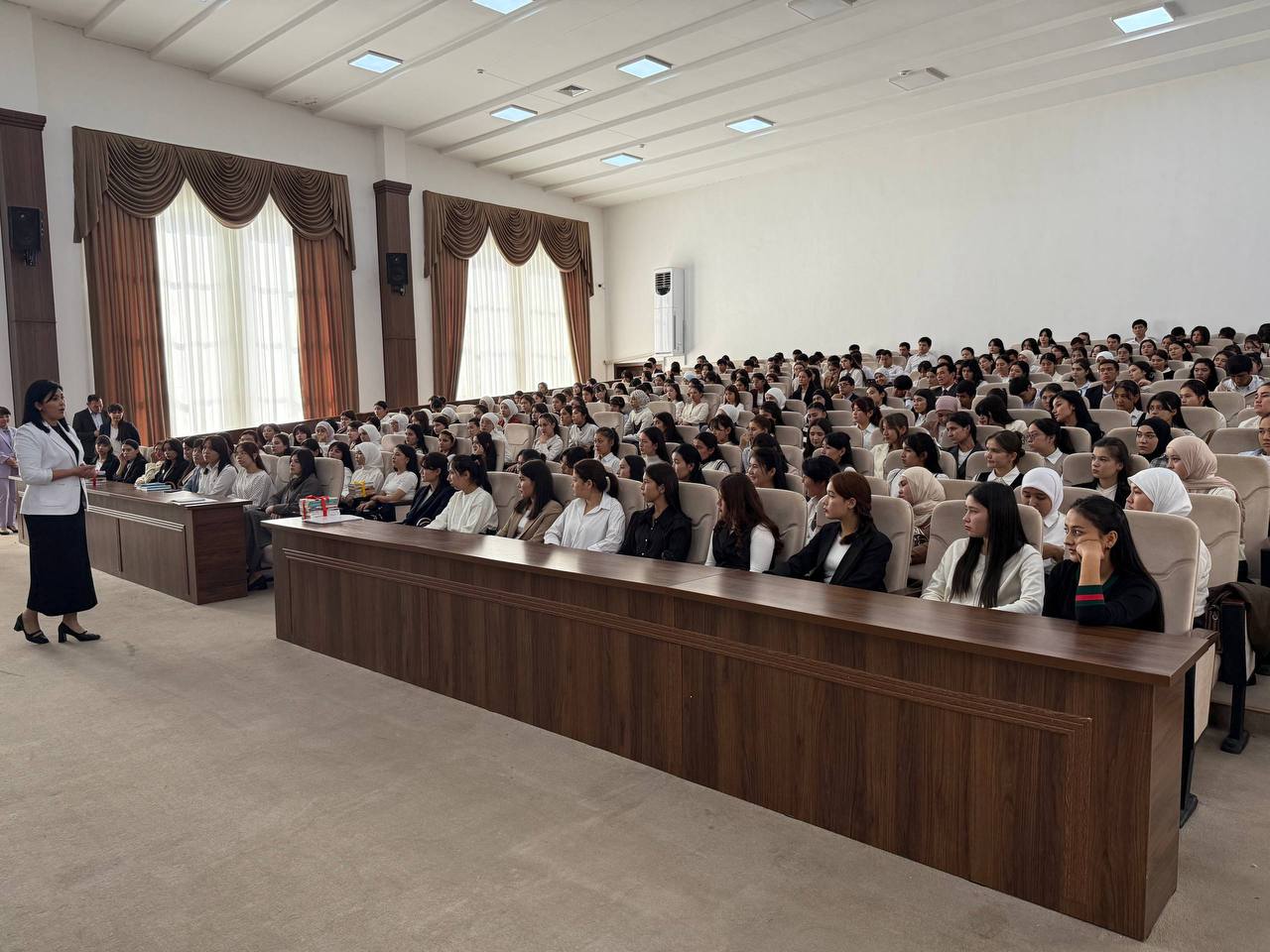 Chirchiq davlat pedagogika universiteti Pedagogika fakultetida “KITOB ULASH” nomli maʼnaviy-maʼrifiy tadbir bo‘lib o‘tdi. Gallery Image
