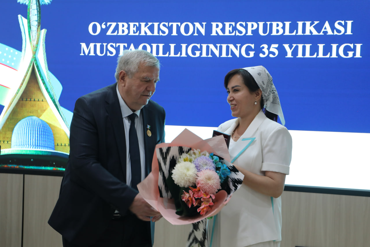 “O‘zbekiston Respublikasi mustaqilligining 35-yilligi” esdalik nishonlari topshirildi Gallery Image