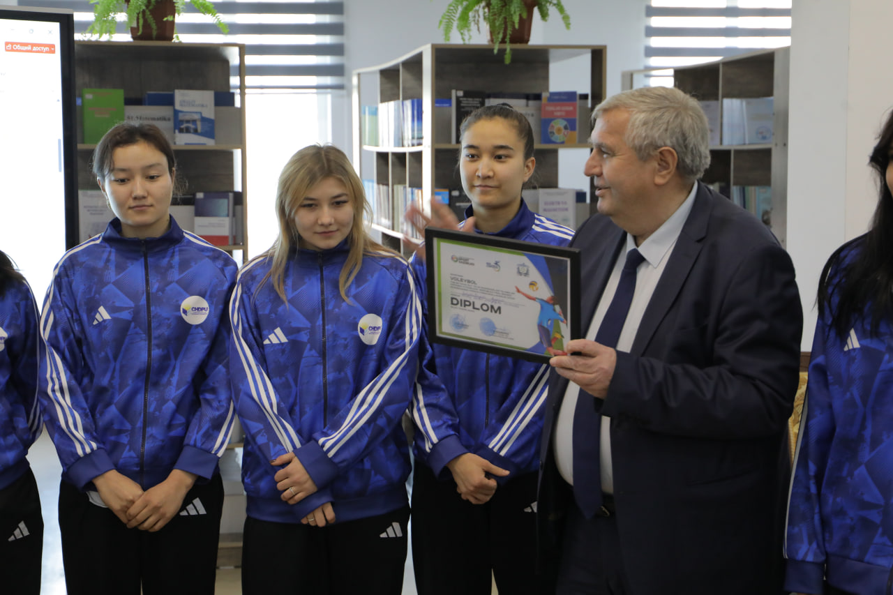 Rektor yuksak natijalari bilan g‘urur bag‘ishlagan sportchi talaba-qizlarni olqishladi Gallery Image