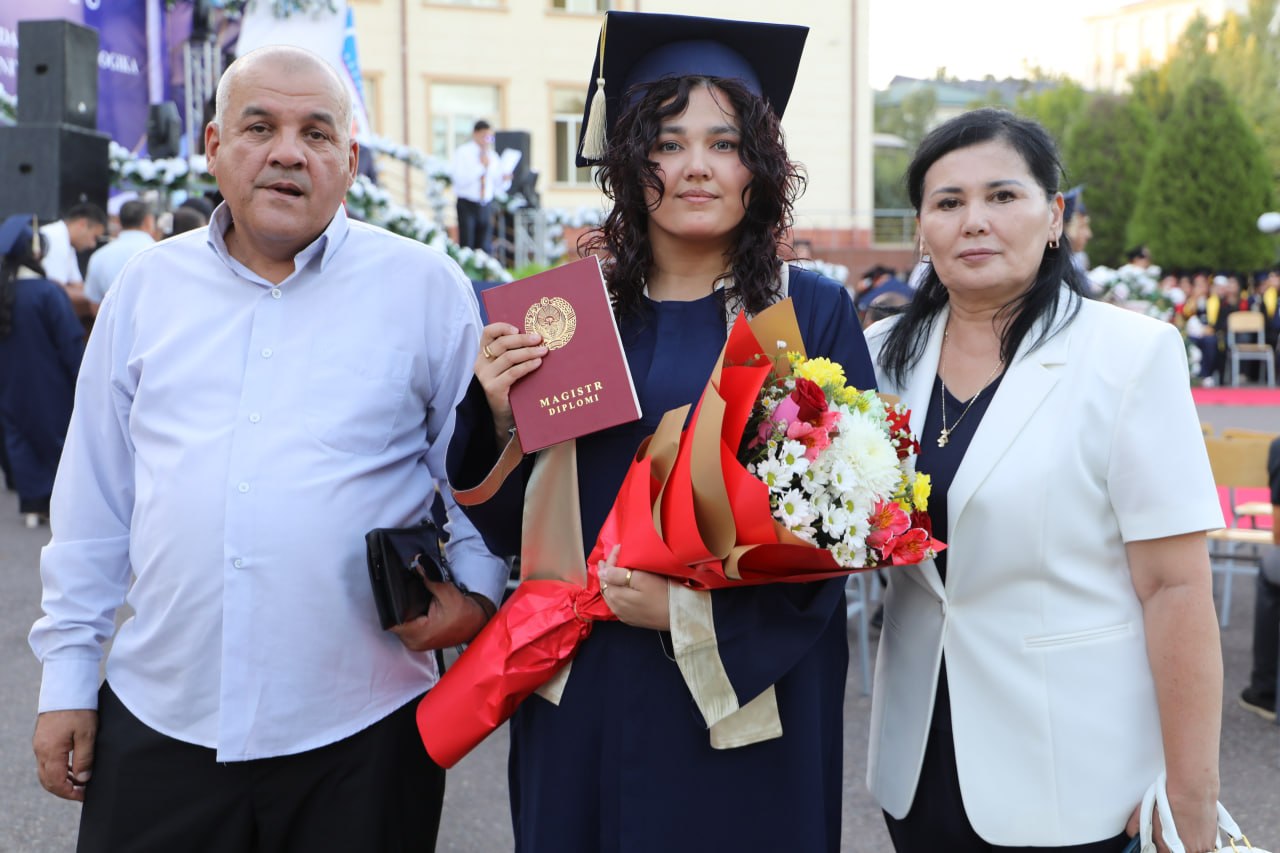 “Bitiruv kechasi – 2026”: Pedagogika sohasining yangi avlod mutaxassislari katta hayot sari kuzatildi Gallery Image