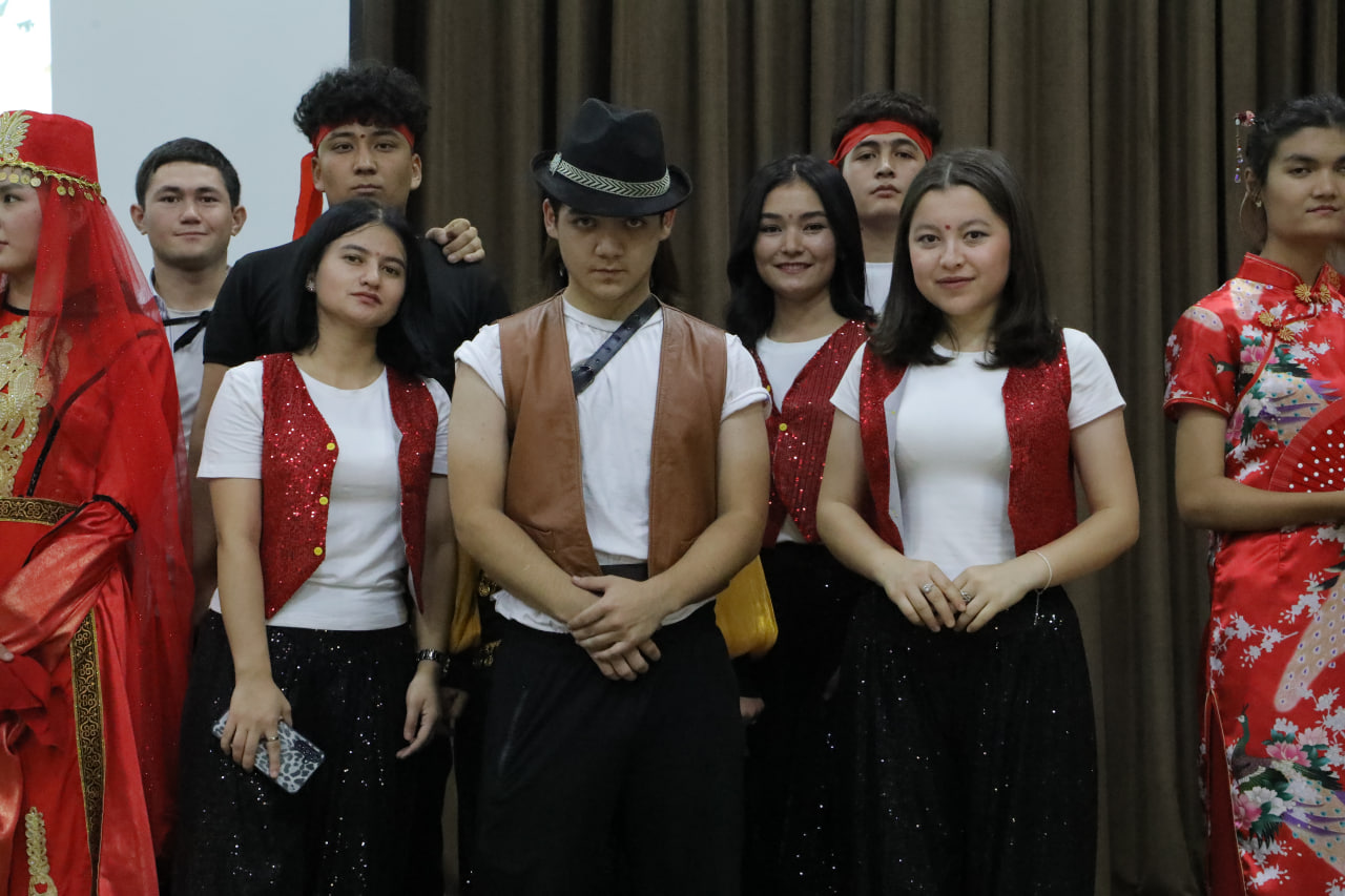 ChDPU Xalqaro Turizm kuni keng nishonlandi. Fotojamlanma Gallery Image