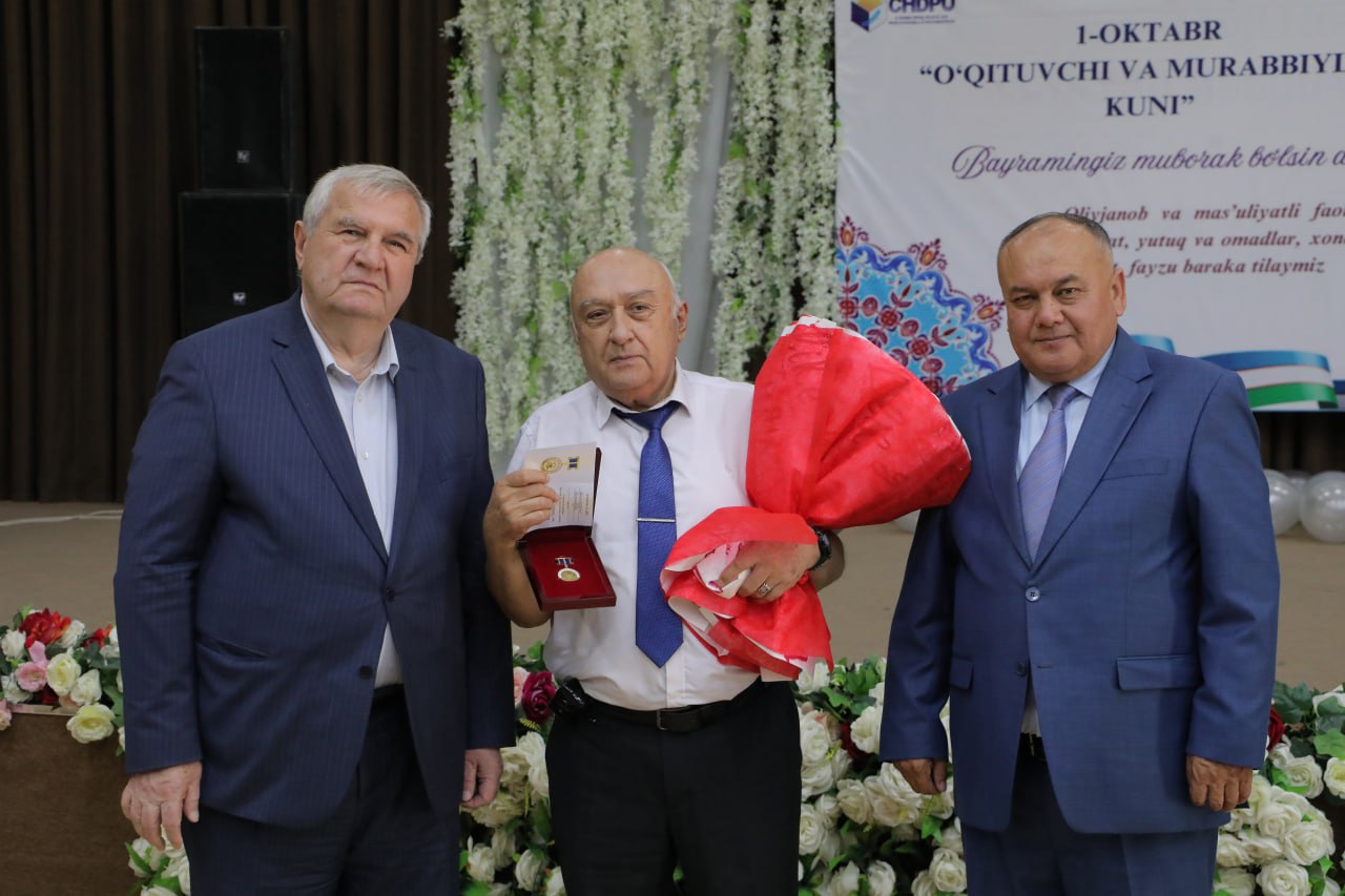 "Oliy ta’lim a’lochisi" ko‘krak nishoni bilan mukofotlangan professor-o'qituvchilar! Gallery Image