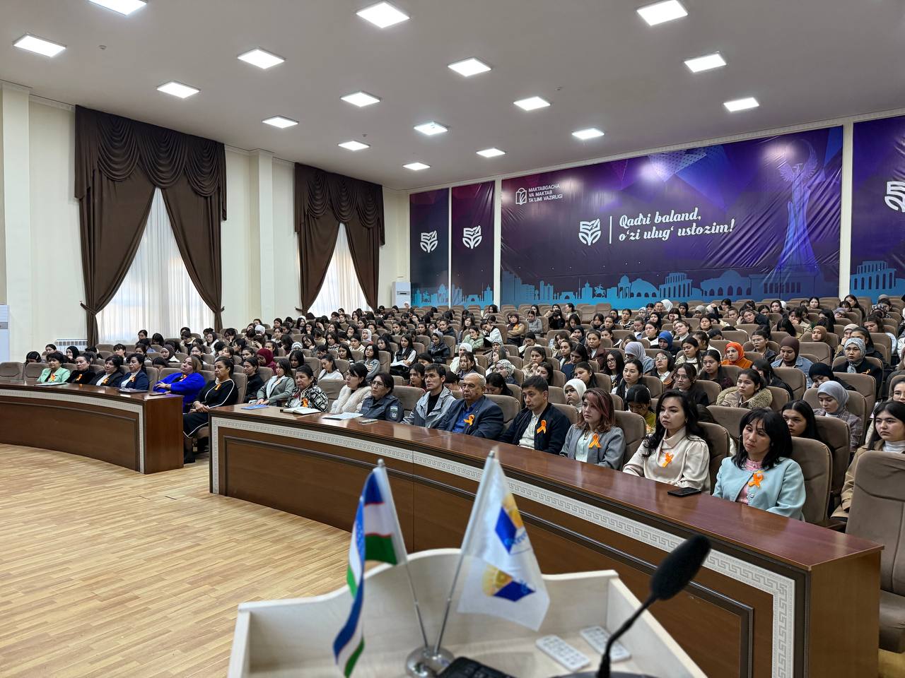 Biz zo‘ravonlikka qarshimiz!” shiori ostida Toshkent viloyatida xotin-qizlarga nisbatan tazyiq va zo‘ravonlikning oldini olishga bag‘ishlangan tadbir o‘tkazildi. Gallery Image