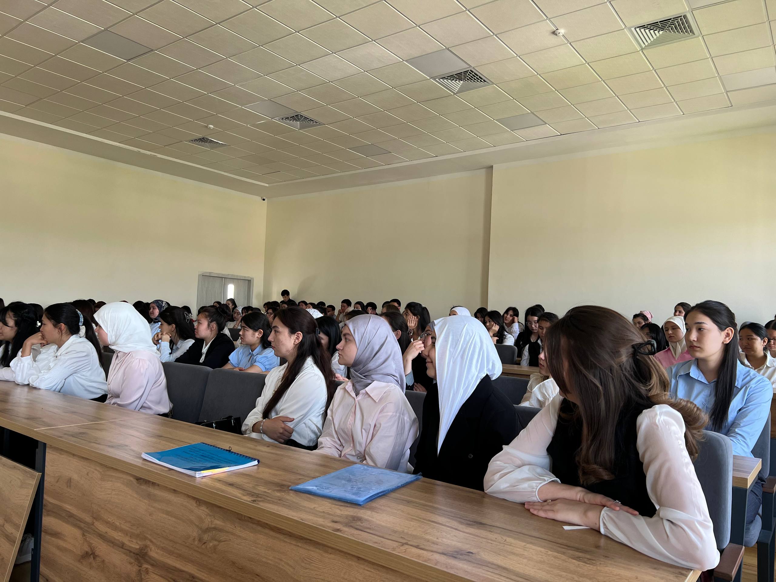 🎓 “Kelajakka qadam” — bitiruvchilar uchun yangi imkoniyatlar! Gallery Image