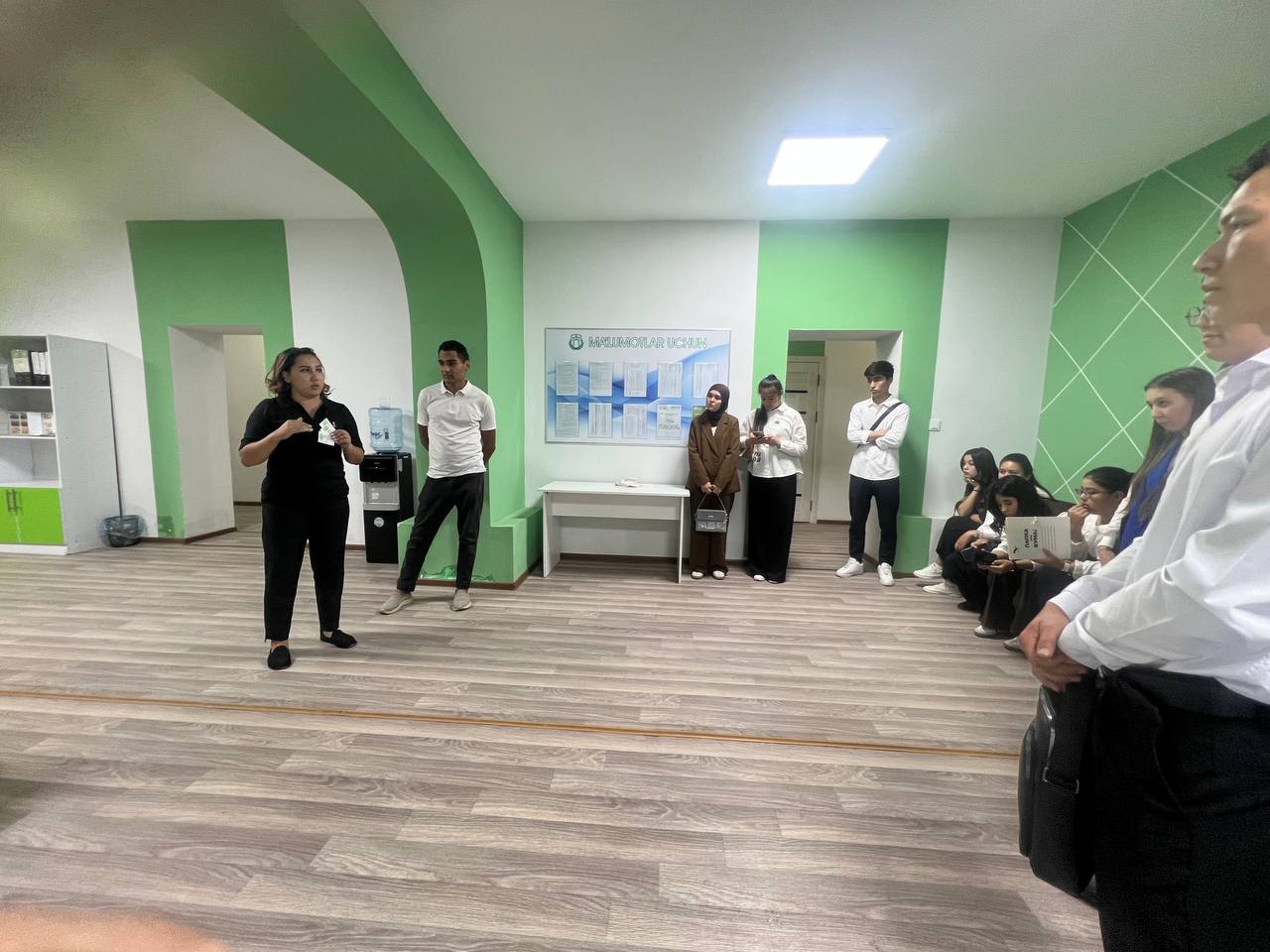 CHDPU talabalari "Inson" ijtimoiy xizmatlar markaziga tashrif buyurdi. Gallery Image