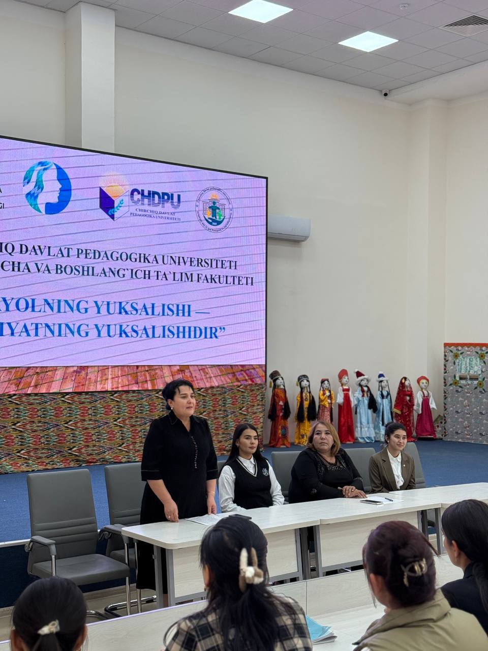 “Ayolning yuksalishi — jamiyatning yuksalishidir” mavzusida talaba qizlar bilan suhbat bo‘lib o‘tdi. Gallery Image