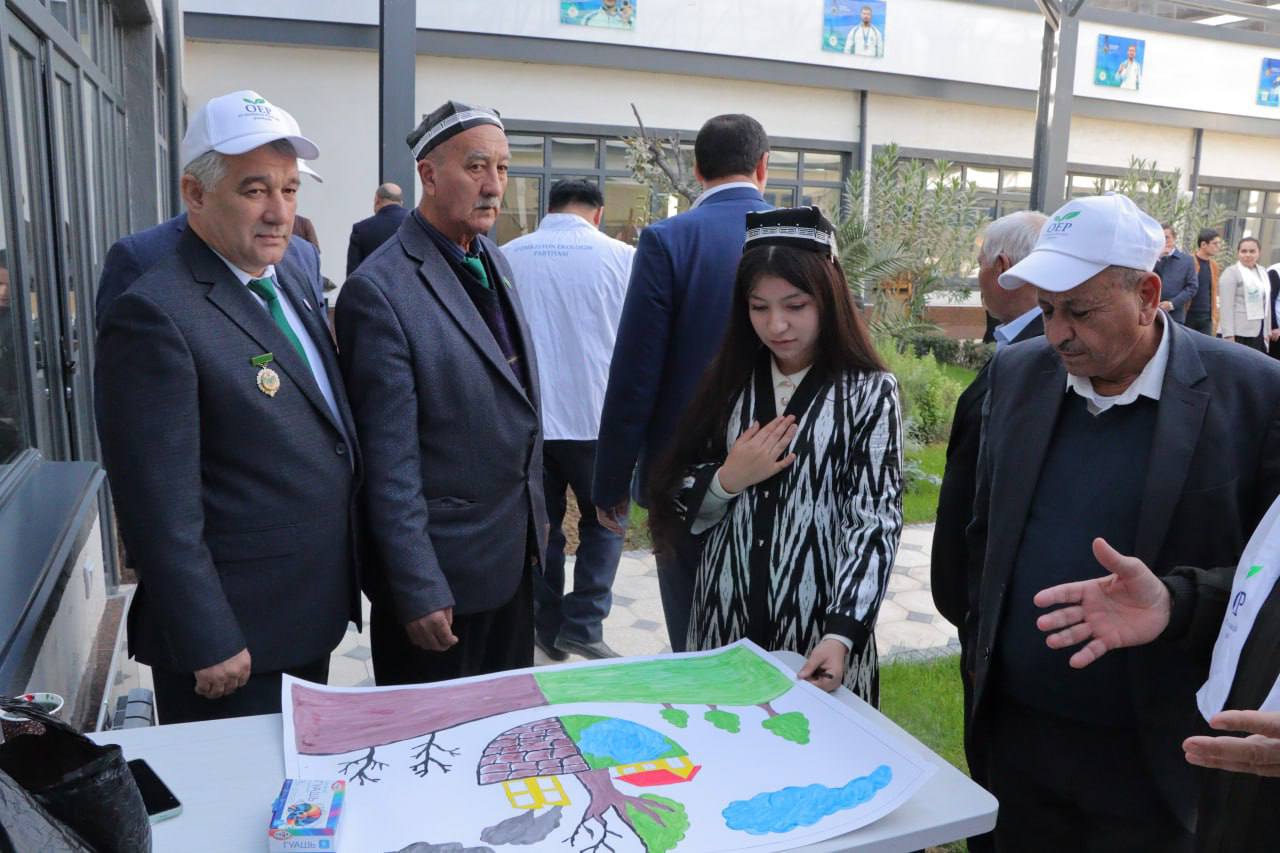 The Youth Eco-Forum in collaboration with CHDPU was aimed at promoting ecological culture, physical activity, and eco-active student initiatives. Gallery Image