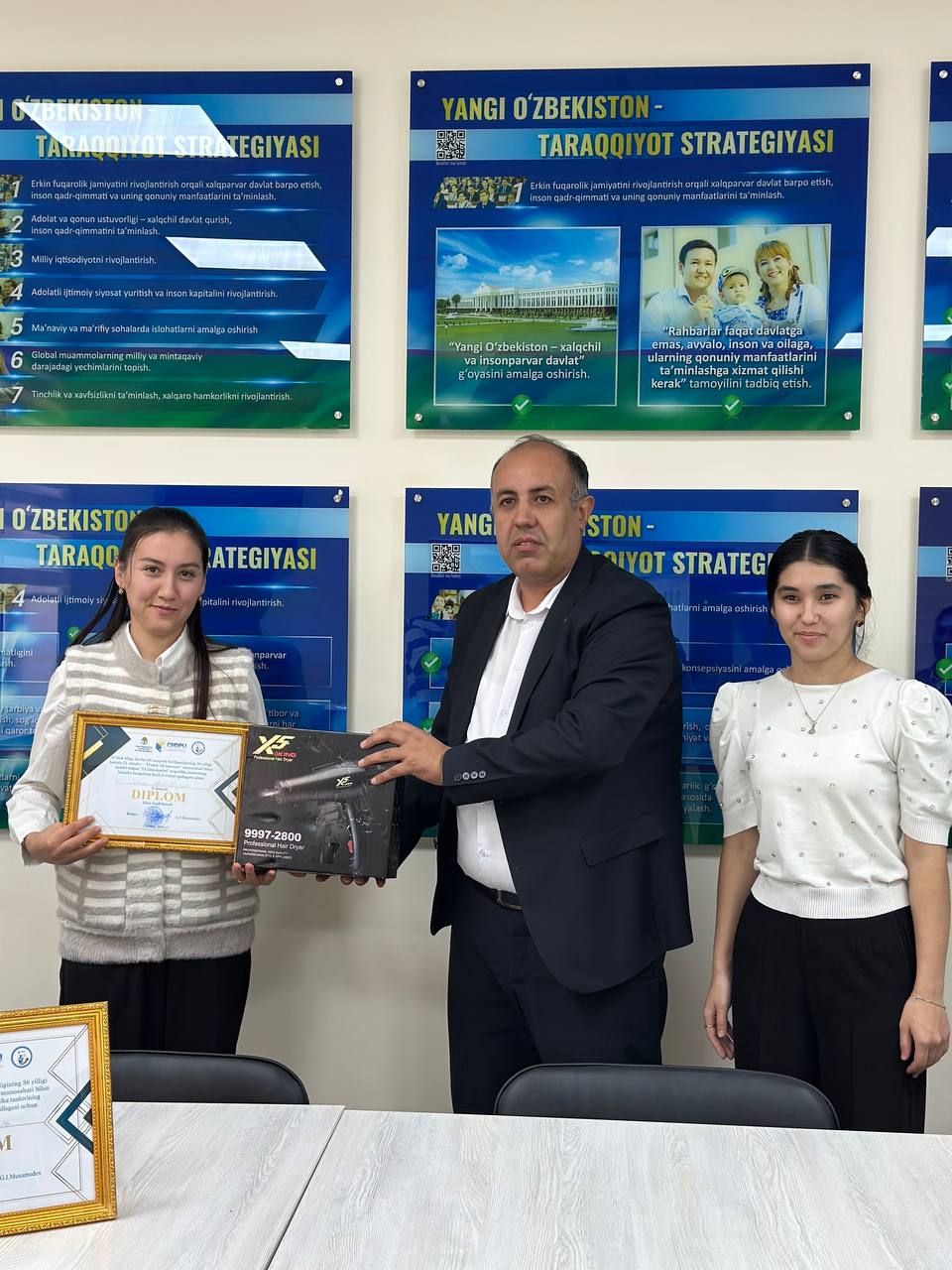 Chirchiq Davlat Pedagogika Universitetida “Til bilimdoni” respublika tanlovining hududiy bosqichi bo‘lib o‘tdi! Gallery Image