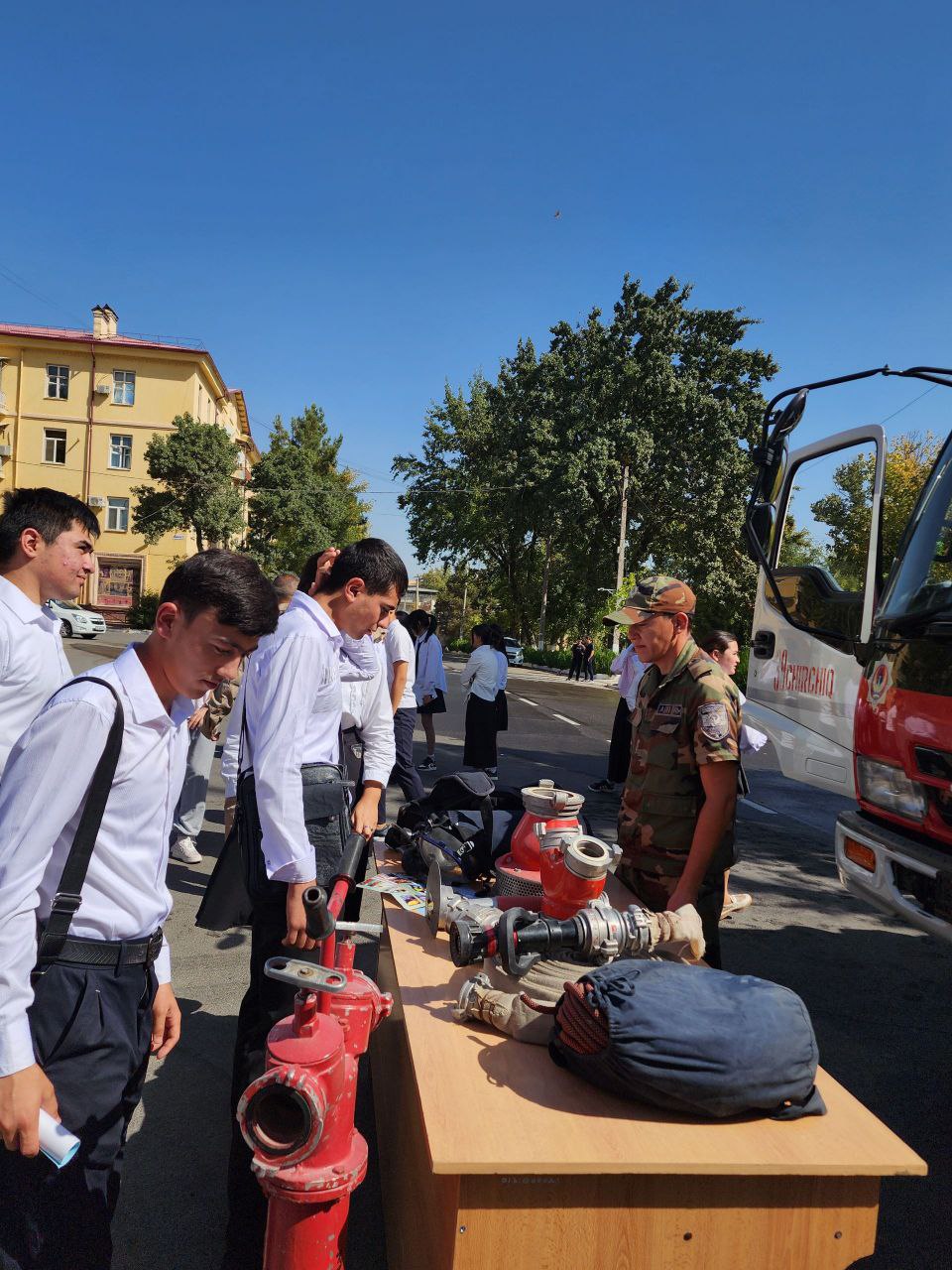 Toshkent viloyati VFB ning Chirchiq shahar "Xayot faoliyati xavfsizligi‘‘ o‘quv markazi hamda Chirchiq shahar pedagogika universiteti Gumanitar fanlar fakulteti hamkorligida o‘quv seminar tashkil etildi. Gallery Image